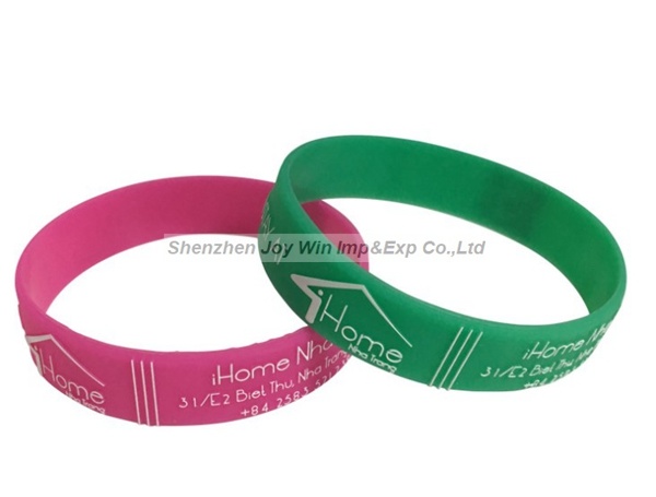 Cheap Promotional Embossed Silicone Bracelets for Wholesale