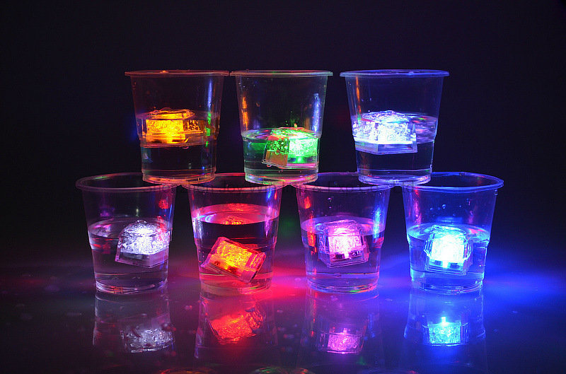 Promotional LED Flashing Ice Cube for Bar